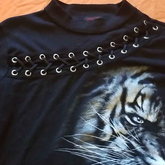 Gothic Tiger long sleeve top - Picture 4 of 5